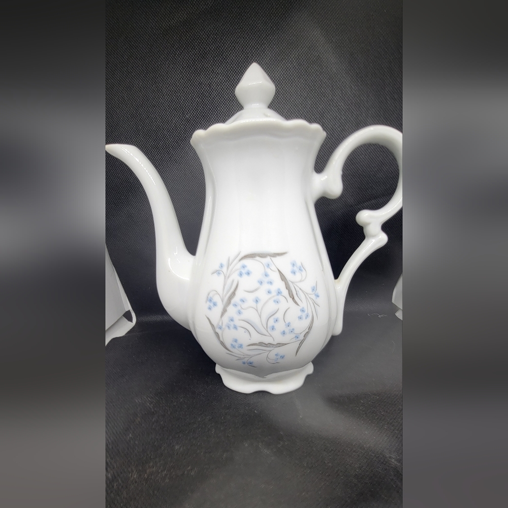 Harmony Porcelain Teapot Made in Japan